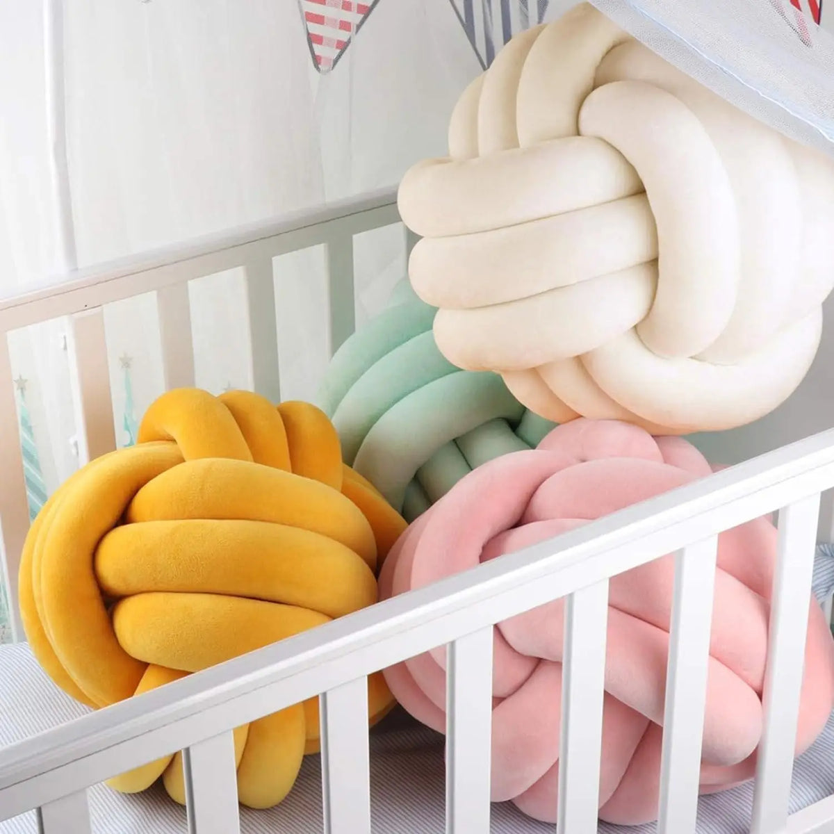 Coussin Boule Noué