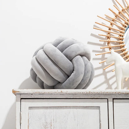 Coussin Boule Noué