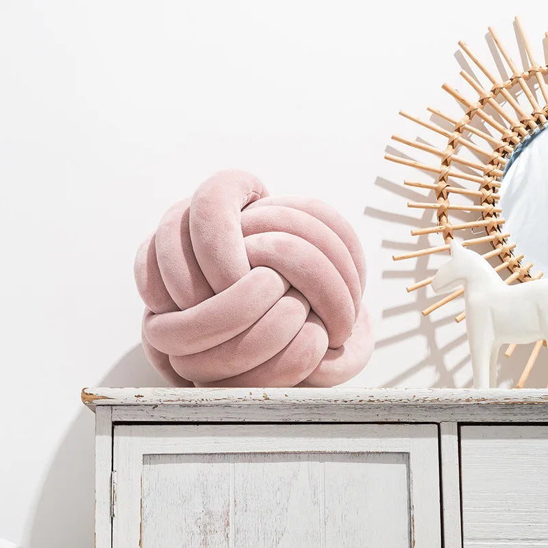 Coussin Boule Noué