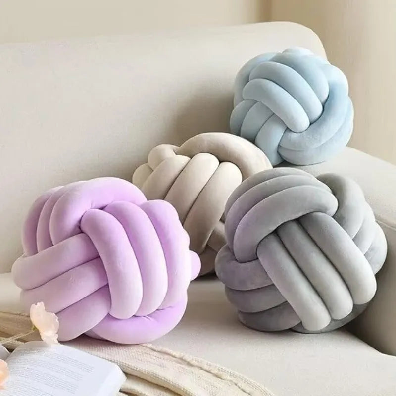 Coussin Boule Noué