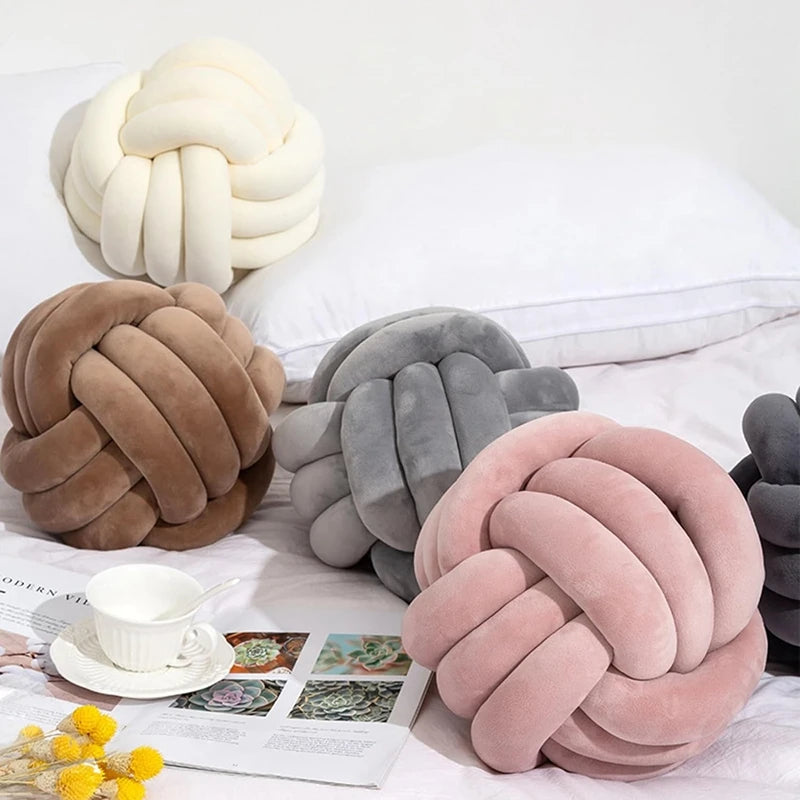 Coussin Boule Noué